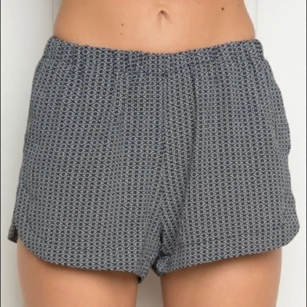 ✨ Brandy Melville Black Floral Zadie Short ✨